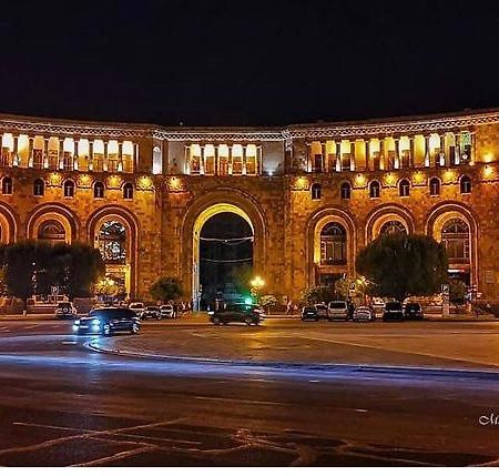 Studio Apartment Near Republic Square Yerevan Exterior photo